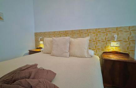 Stunning Home, AC, Beach, Backyard, 4 BR - Photo 35