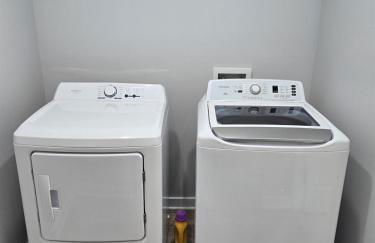 The Silver Villa - 2 King Beds Minutes from Downto - Foto 5