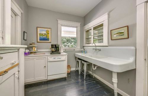 Historic Auburn House on 37 Acres with Private Lake! - Foto 11