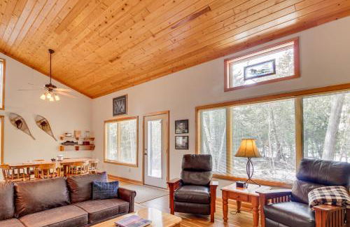 Family Cabin with Private Dock on Caribou Lake! - Foto 5