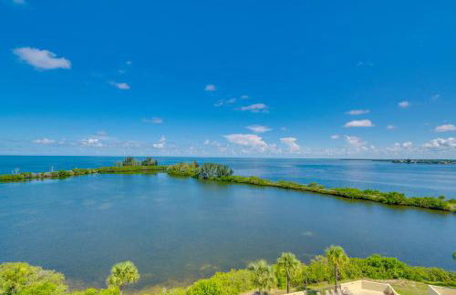 Pool and Beach Access Waterfront Hudson Condo! - Foto 30