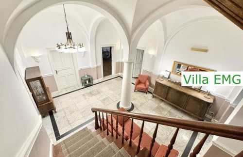 Luxus Ferienhaus Villa EMG Dortmund in Ennepetal, nah Düsseldorf, Köln mit Tennis Court, Garten, Kamin für Familien Gruppen bis 20 Personen - Foto 26