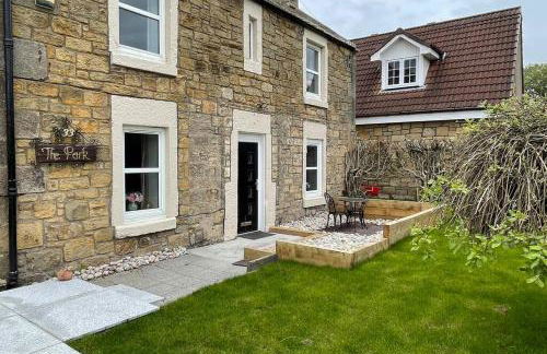 Castle View House - Photo 2