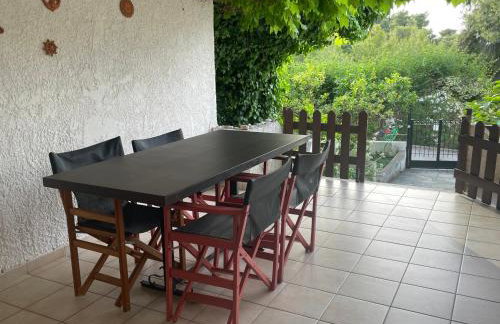 ILIOCHARI sea view apartments Oropos - Kalamos - Foto 58