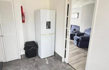 Families and Contractors Dudley DY1 - Foto 4