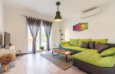 Three-Bedroom Holiday Home In Cetinici - Foto 2