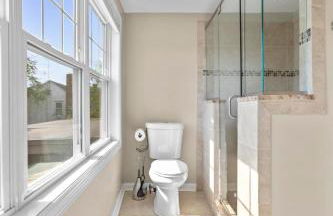 Beachfront Apartment - 8 min from downtown - Foto 13