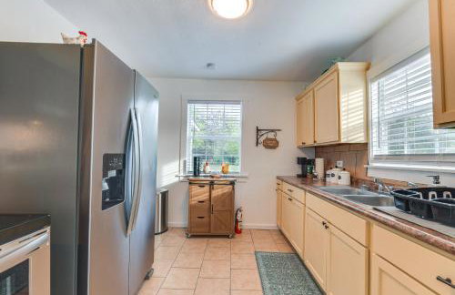 1 Mi to Dtwn Waco! Lovely Home with Fire Pit Table - Foto 11