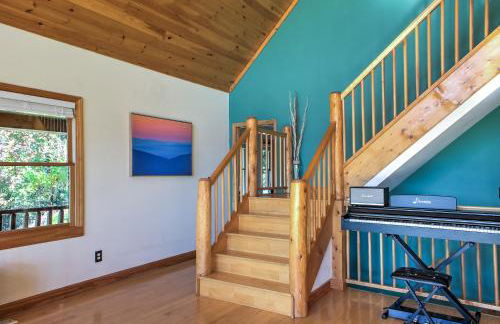 Stunning Mountain Cabin with Views and Hot Tub - Foto 8