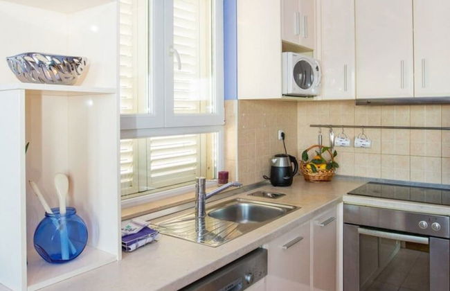 Apartment 3 Beaches With Free Parking - Photo 13