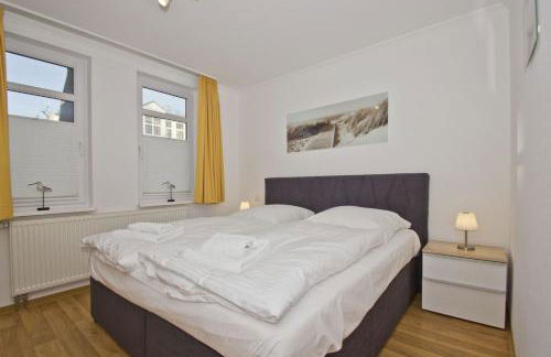 mit Meerblick und Balkon, gratis Nutzung vom AHOI Erlebnisbad und Sauna in Sellin - Meeresblick FeWo 33 - Foto 8