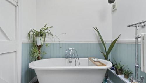 Thatched Cottage & Tranquil Gardens Gated Parking - Foto 5