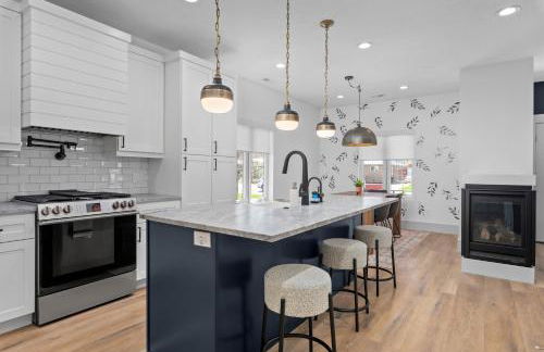 New Mountain Retreat with Hot Tub & Putting Green - Foto 5