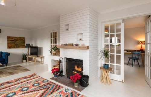 Lower Barn House at Westerlands Farm Sleeps 11 - Foto 7