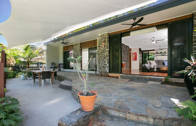 Tropical 3 Bedroom House, Pool plus 4th Bedroom Bungalow - Photo 20