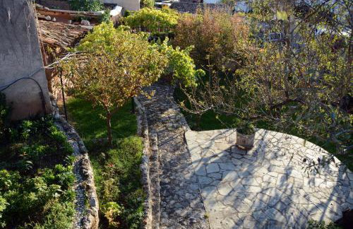 Giorgos' & Noula's Cottage in Desfina village- near Delphi - Foto 25