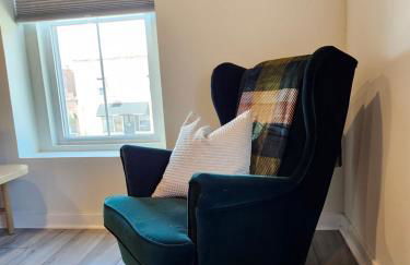 Modern apartment overlooking a Historic Downtown - Foto 10