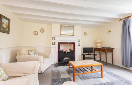 Mill House Fowey set in a creekside hamlet - Photo 4