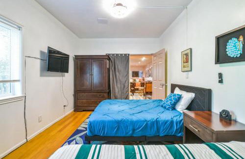 6 bedrooms, Walking distance to airport - Foto 17