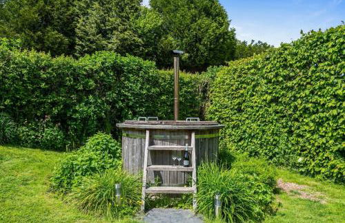 Luxury self-contained cottage for two with hot tub - Foto 12