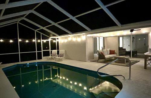 Beautiful Spacious Home! Close to Beaches - HEATED Private Pool - Foto 15