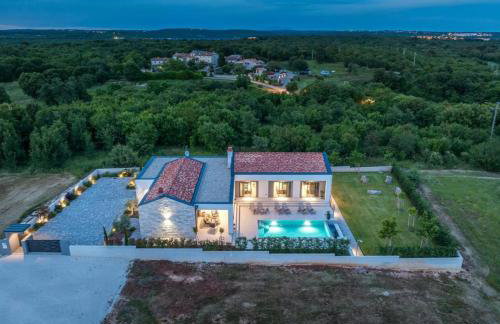 Villa Lastine near Rovinj - Photo 1