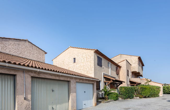 Apartment in Carqueiranne with garden and terrace - Photo 5
