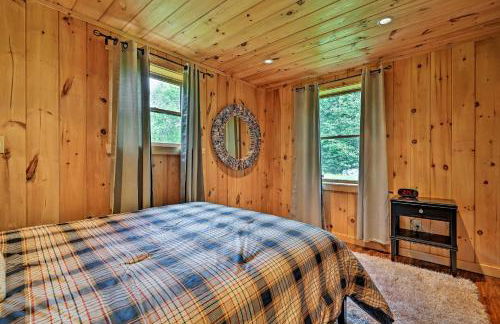 Private Chester Home with Deck, Mins to Skiing! - Photo 21