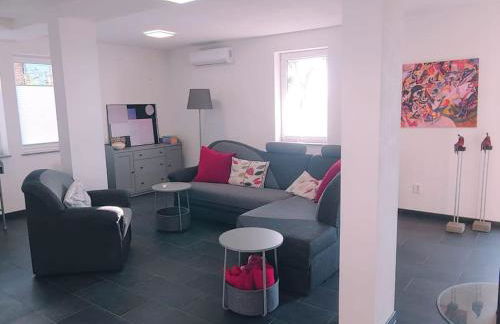 Ruhiges Ferienhaus mit viel Platz und Ladestation für E-Auto - Foto 3