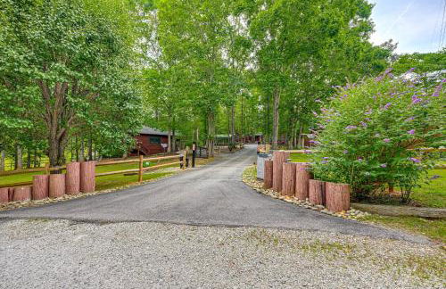 11 Mi to Dtwn Franklin Cabin with Porch! - Foto 24