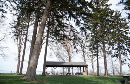 Modern Cottage with hot tub near lake, wineries, Geneva and SPIRE - Foto 43