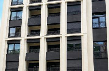 Serenity Luxe studio - King bed, Free parking garage - Photo 30
