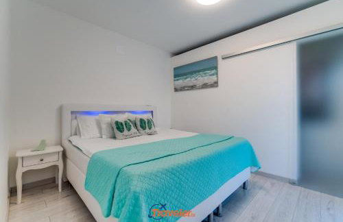 Villa Hlapa-new modern villa near beach - by TRAVELER tourist agency Krk - Foto 30