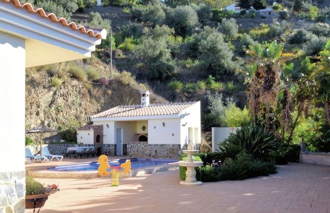 Luxury Villa in Sayalonga With Private Pool - Photo 28