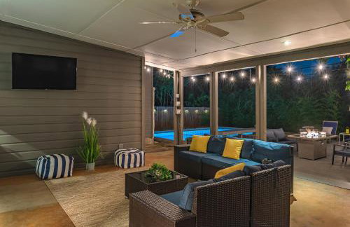 Serene POOL & Firepit in Stunning Home By Airport - Foto 71