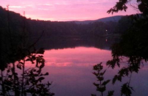 Riverfront Cabin with Beautiful Views of Housatonic River in Great Barrington, Massachusetts - Foto 43