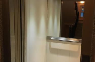 Bright by Trade Fair ICM 15 min direct to City Center 2-BedRoom full 2-BathRoom, free Parking, Balcony, Family and Business friendly - Foto 21