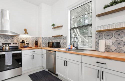 Bright Historic Home, Recently Renovated, Near Downtown, SCAD, & Starland Yard - Foto 32