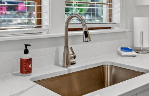 Cabin w River Access Fire Pit Grill WiFi & More - Foto 24