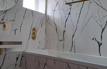 Newly Renovated Flat with Parking space - Foto 37