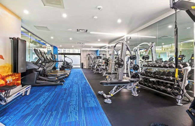 Modern Apartment with Top Amenities - Photo 36