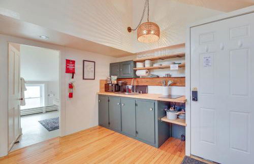 Hike and Leaf Peep Couples Retreat in Waterbury! - Foto 10