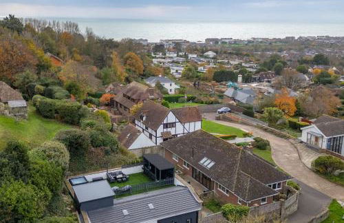 Elevated Escape - Hot tub, sauna, rooftop terrace - Foto 31