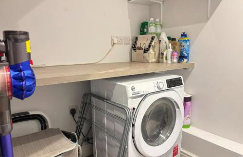 4BR - 3BA - Fast Wi-Fi - Free Parking - Garden - EV Point - Photo 19