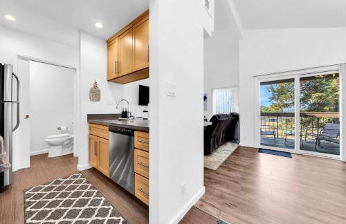 Modern Bay Area Retreat | Balcony + Private Patios - Foto 24