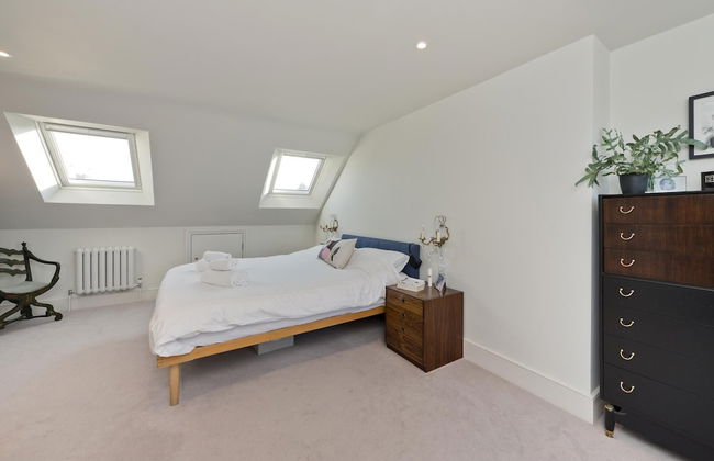 Interior Designed House With Garden in North West London by Underthedoormat - Foto 8