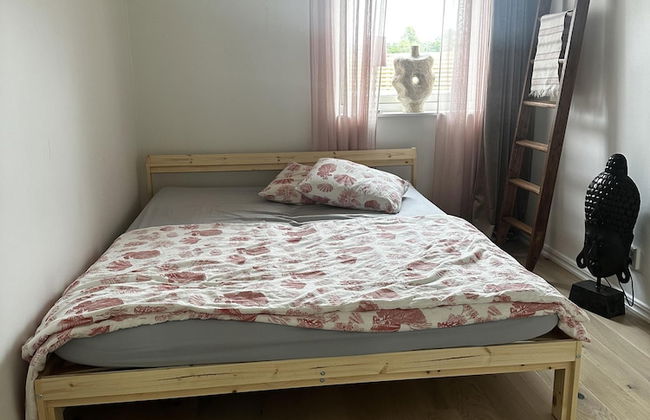 Captivating 3-bed Villa in Halanda With Lake View - Foto 5