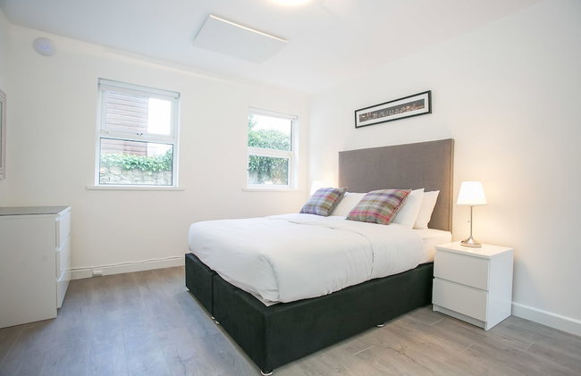 Grand Canal District Apartments - Photo 3