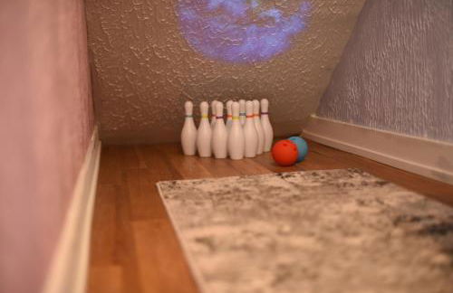 Mile to Beach! Private, Family & Pet Friendly Oasis! Pool Table & Hot tub! - Photo 33