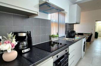 Spacious & Stylish 3 Bed Home in Nottingham, sleeps 7 - Foto 3